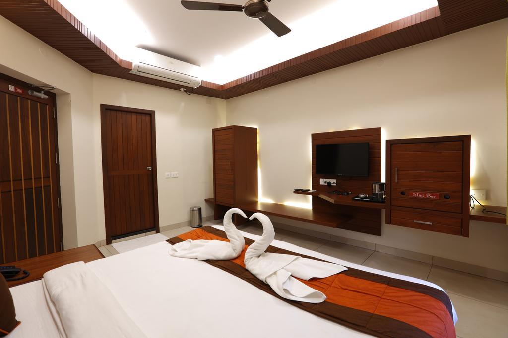 Raj Residencia Hotel Pondicherry Exterior foto