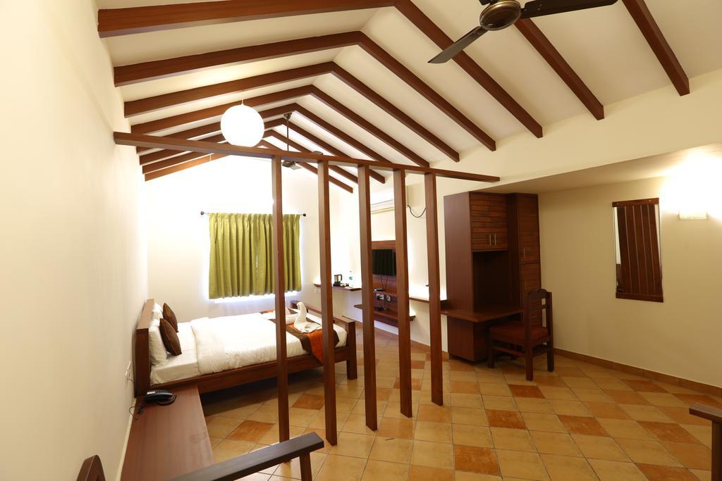 Raj Residencia Hotel Pondicherry Exterior foto
