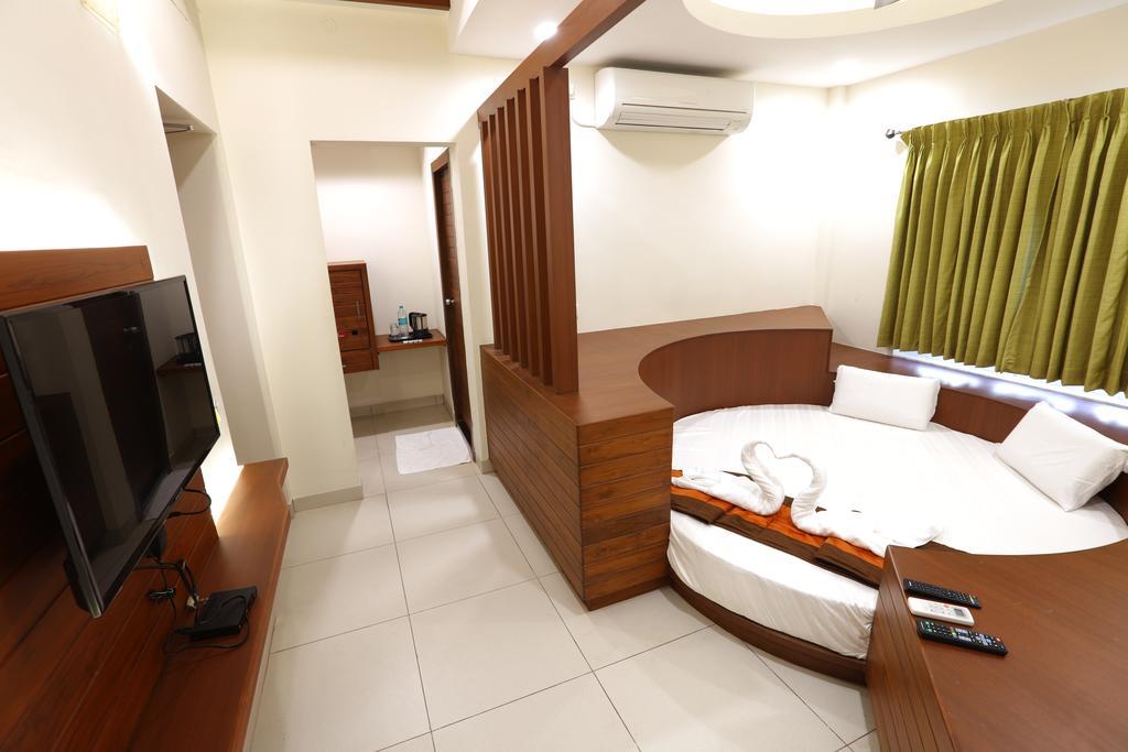 Raj Residencia Hotel Pondicherry Exterior foto