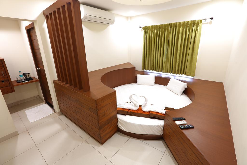 Raj Residencia Hotel Pondicherry Exterior foto