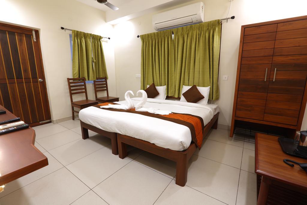 Raj Residencia Hotel Pondicherry Exterior foto