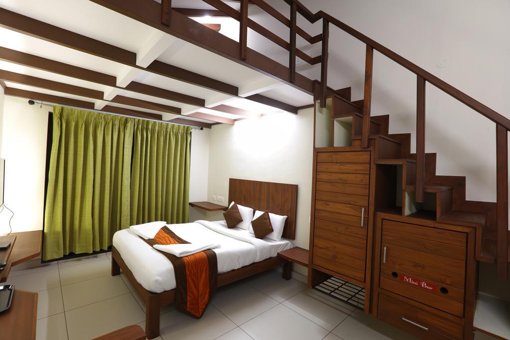 Raj Residencia Hotel Pondicherry Exterior foto